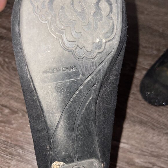 Black Flats - Picture 2 of 2